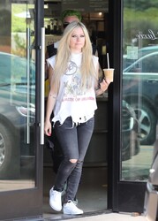 Avril Lavigne - Page 3 J8ban4lkvnoo_t