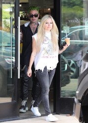 Avril Lavigne - Page 3 Nf2jugnq9vtq_t